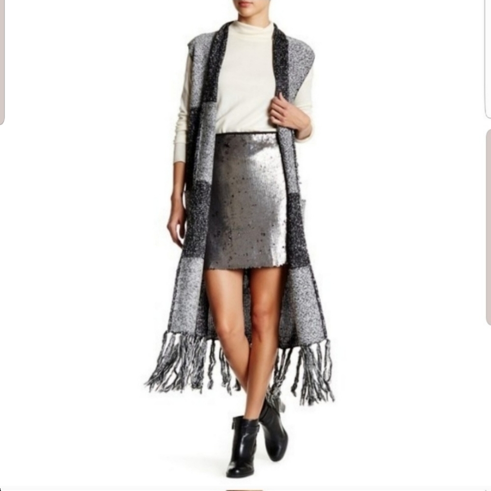 Romeo & Juliet Couture Black and Gray Long Sweater Vest